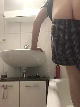 Spielzeugtwink online show from May 6, 9:37 pm