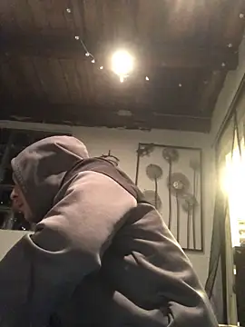 Spielzeugtwink online show from March 16, 10:57 pm