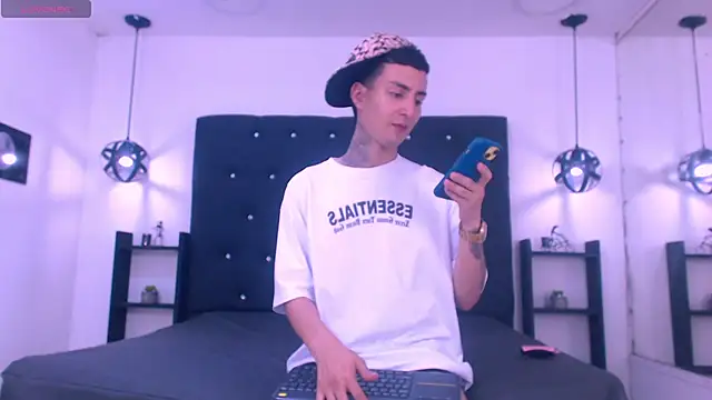 DamianAndMAximoo online show from January 10, 8:44 pm