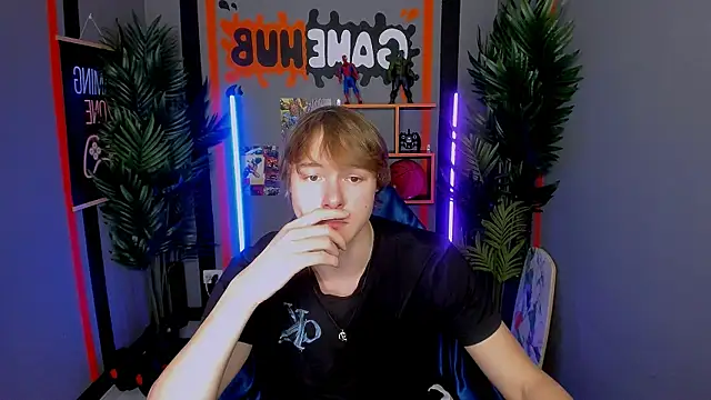 DonaldWoon online show from December 2, 3:59 pm