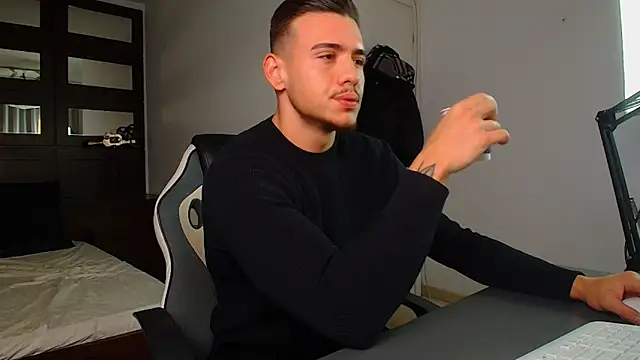 ElijahThorne online show from January 10, 8:40 am