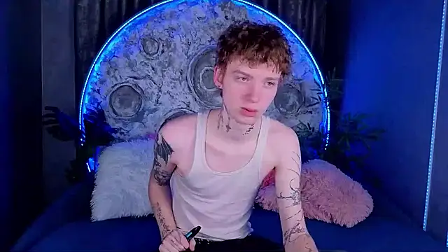 TRAVIS CLAS online show from December 14, 8:38 pm