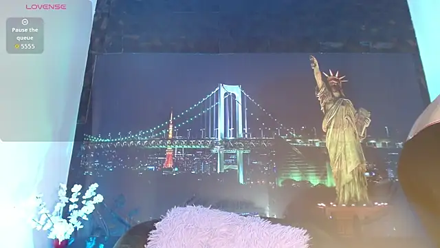 Sebastian Smith   online show from April 21, 8:15 pm