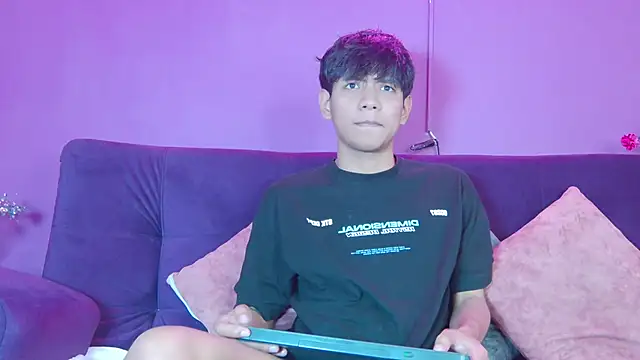 Liam Sinclair online show from March 13, 7:53 pm