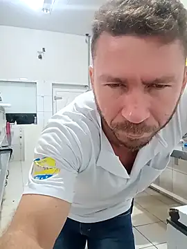 RobertoLuiz84 online show from April 24, 12:51 pm