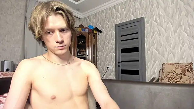 milkiwvy online show from April 26, 6:16 pm