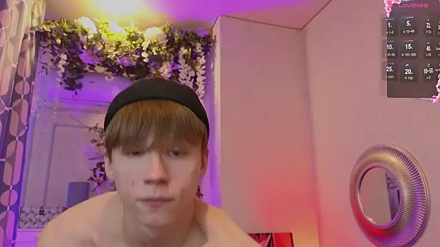 cuMte boy online show from May 11, 1:29 am