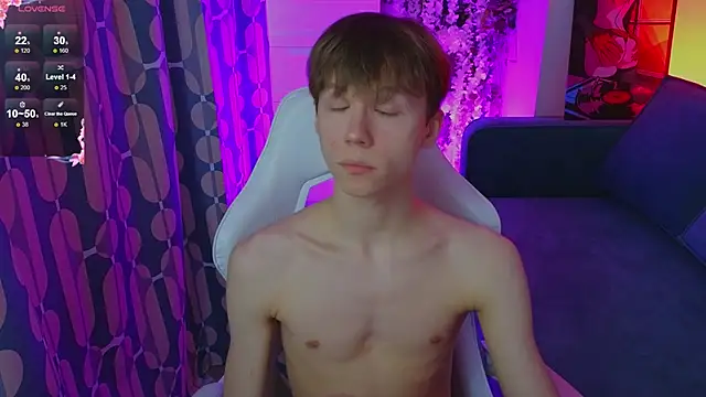 cuMte boy online show from May 18, 1:46 am