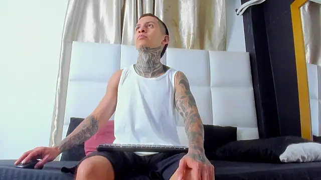 Andrew sanders68 online show from February 3, 7:19 pm