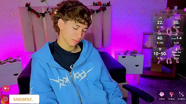 kaelwolf tay online show from April 22, 11:37 am