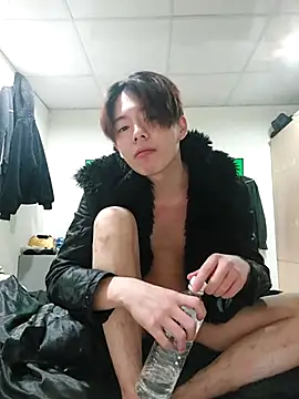 twtung tung online show from December 3, 1:50 pm