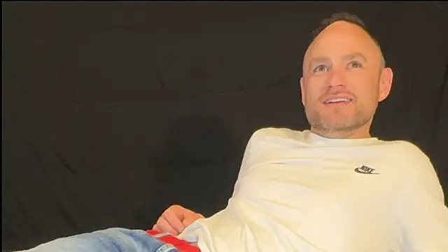 famous1tad online show from April 30, 7:04 am