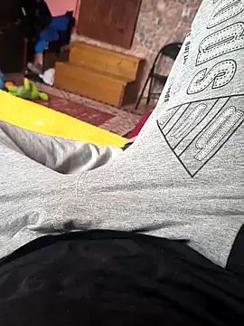 Alexutz21 online show from April 25, 7:00 am