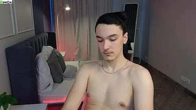 MoonlinSkinn online show from March 14, 1:23 am