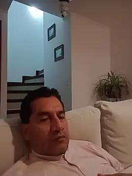 ChrisFloresP online show from November 26, 11:30 pm