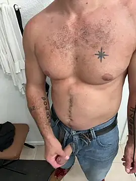 2addictivelyhorny online show from June 19, 9:15 am