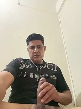 gocuhhh online show from March 30, 9:43 am