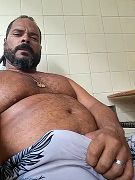 wakahoe online show from April 8, 1:31 pm