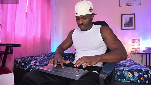 Ethantravis22 online show from April 29, 9:21 pm