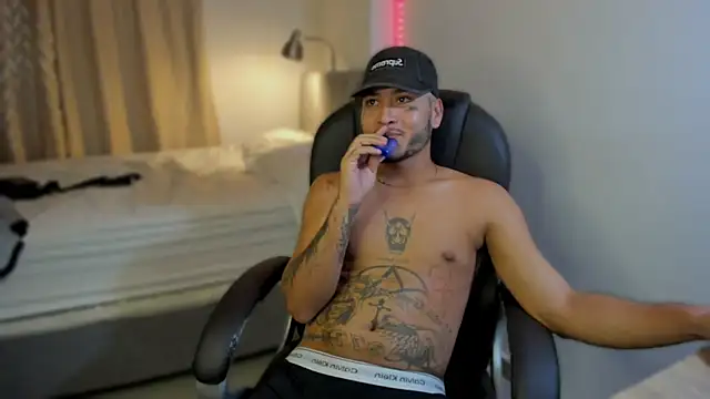 master evil07 online show from December 19, 5:59 am