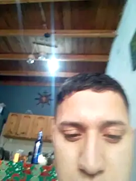 Alvarezz0202 online show from May 26, 7:43 pm