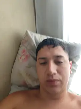 Alvarezz0202 online show from February 12, 2:23 pm