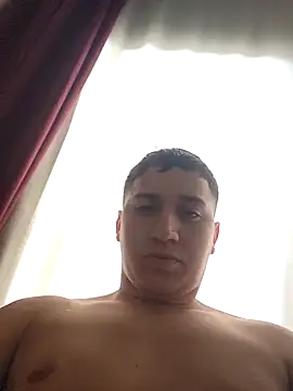 Alvarezz0202 online show from May 5, 8:09 pm