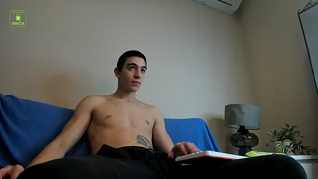 Johny Travolta online show from December 19, 6:21 am