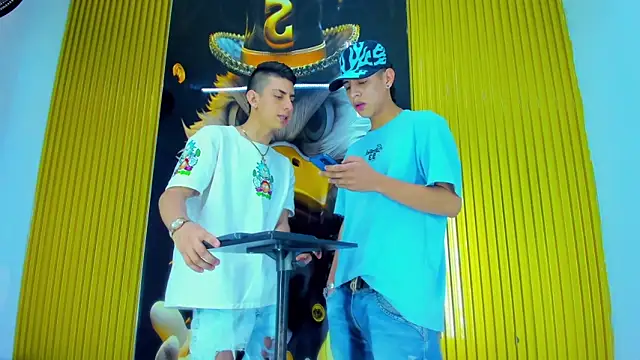 twink scott  online show from December 19, 8:39 pm