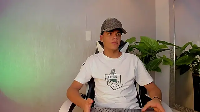 Isaac Collins  online show from December 4, 8:49 pm