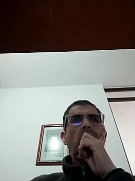 Fuegosutil online show from January 6, 9:19 pm