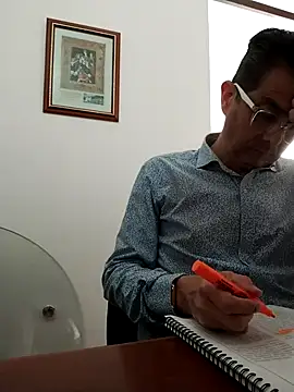 Fuegosutil online show from December 14, 8:49 pm