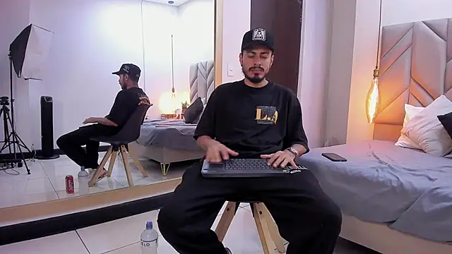 MatthewCullen online show from April 24, 12:02 am