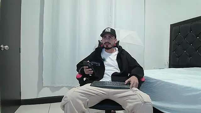 MatthewCullen online show from April 22, 2:18 am