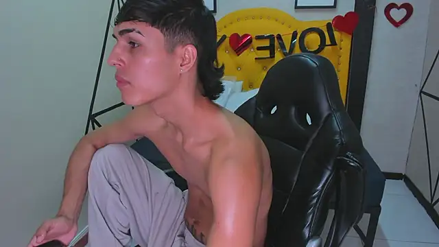 Ethan Jamees online show from February 13, 8:03 pm