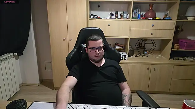 kevinnlovelly online show from March 14, 7:54 pm