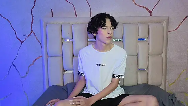 SthepanodiMonaco online show from March 25, 4:27 am