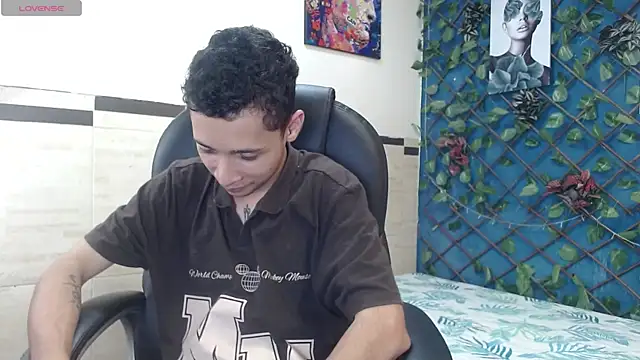 LucassSmith11 online show from April 23, 9:28 pm