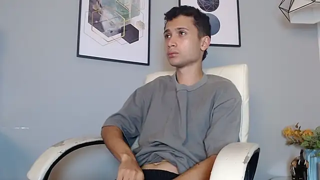 LucassSmith11 online show from March 19, 8:45 pm