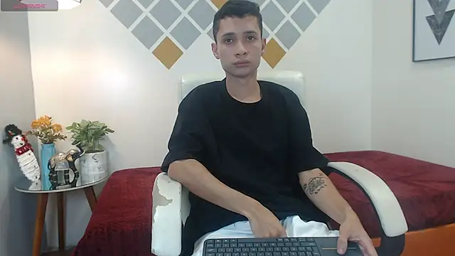 LucassSmith11 online show from February 24, 4:08 pm