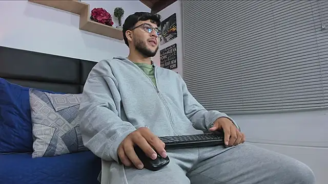 mike foxxx  online show from February 18, 9:51 am