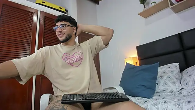 mike foxxx  online show from February 3, 6:22 am