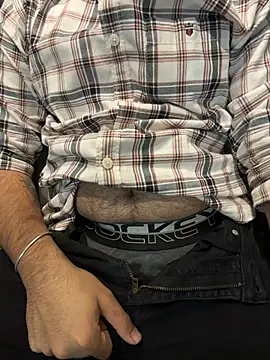 BlahNextDoor online show from December 1, 5:16 pm