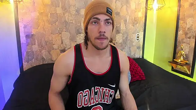 PatrickS25 online show from March 11, 4:08 am