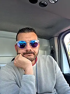 Cicciolino 23 online show from December 5, 12:23 pm