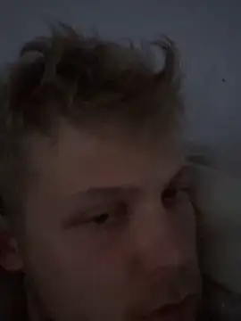 kingkrisz21 online show from December 1, 2:42 pm