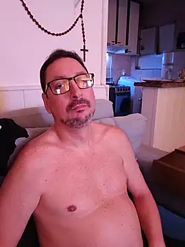 FocussedFreckle online show from June 9, 1:51 am