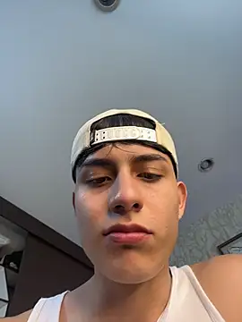 Lander Cruz online show from April 27, 8:14 pm