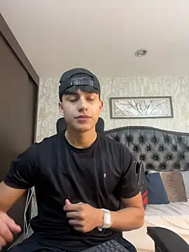 Lander Cruz online show from May 5, 7:36 pm
