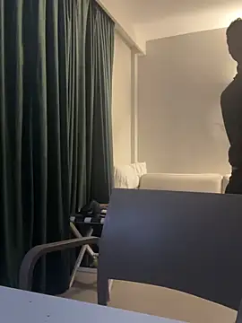 andresbale online show from March 31, 8:10 pm